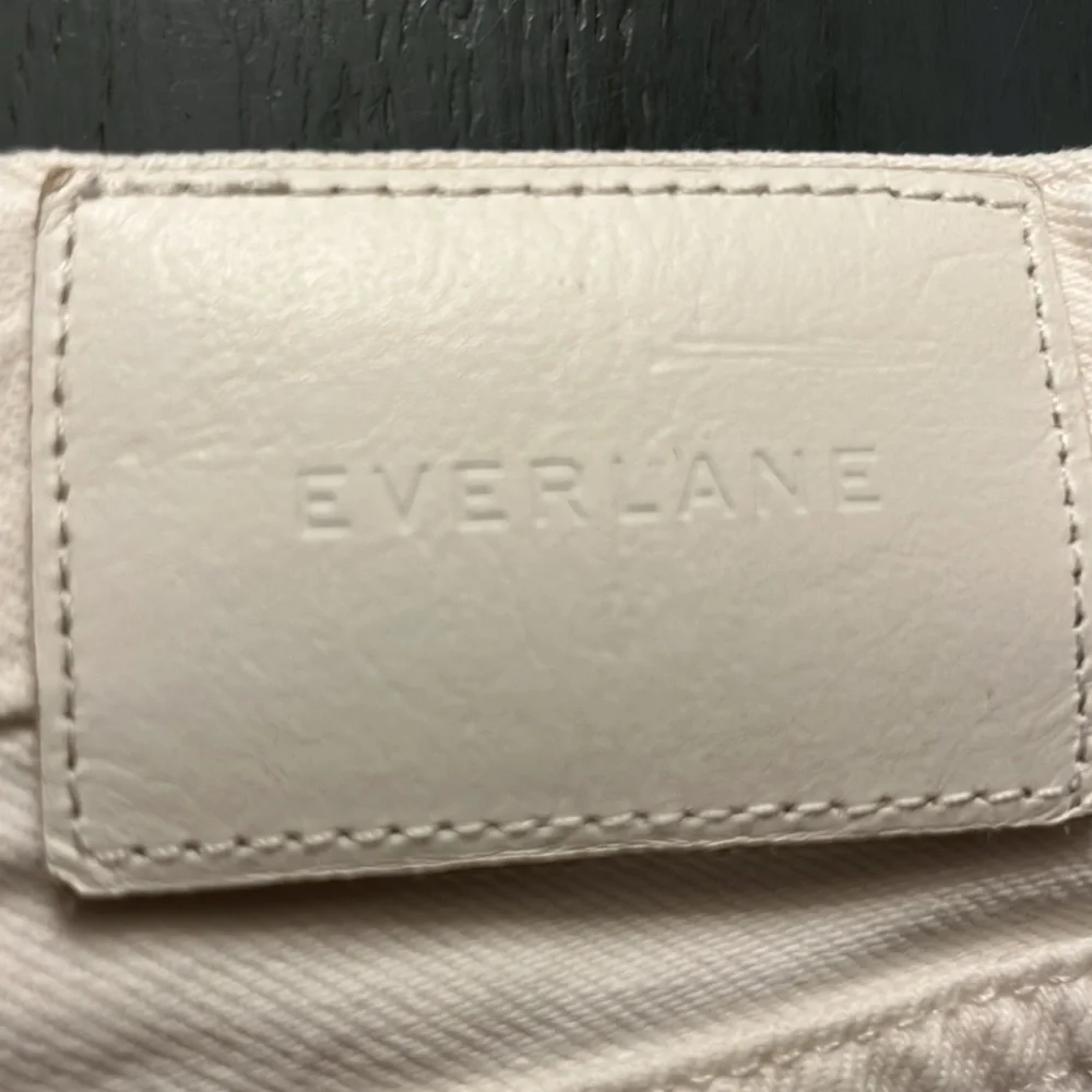 EVERLANE The Cheeky Long Short Shorts White Denim Bermuda Raw Hem sz 24 EUC